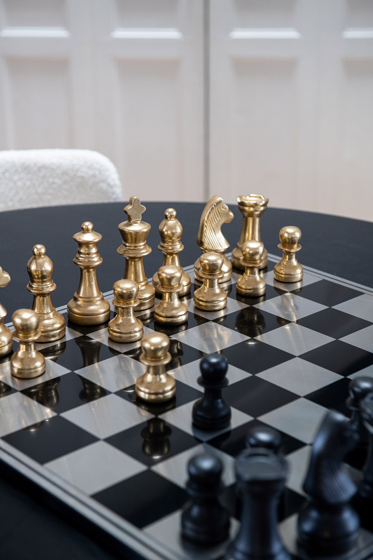 Jeu d’échecs Plateay en polyrésine blanc/doré J-Line