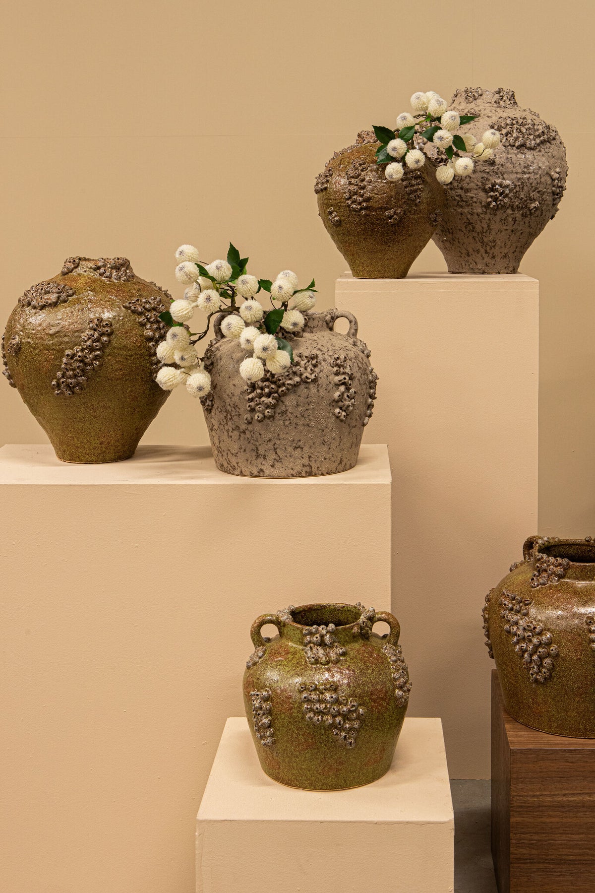 Pot en céramique vert Deisy avec anses Rough Coral L PTMD
