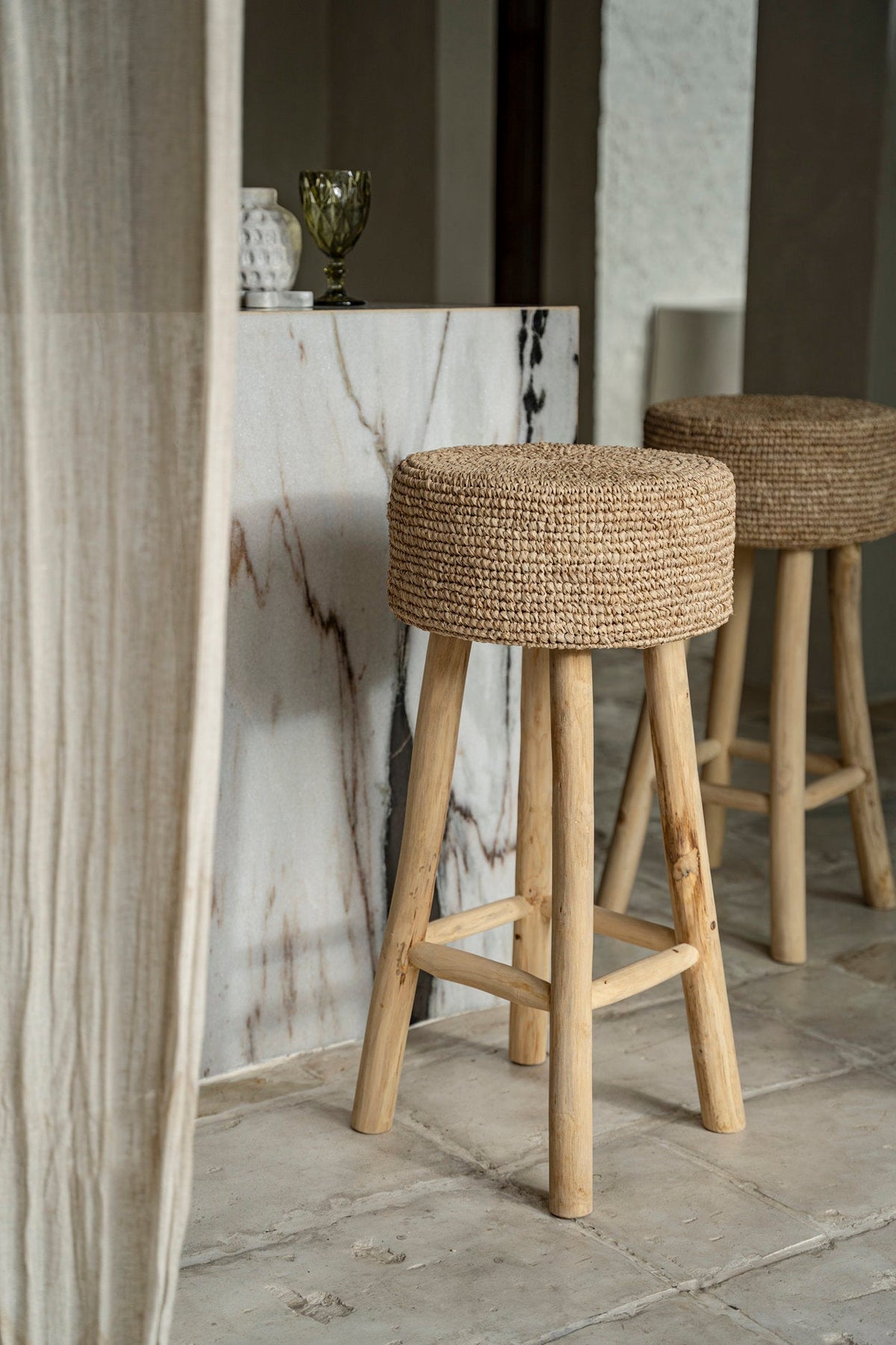 Le tabouret de bar en raphia Bazar Bizar