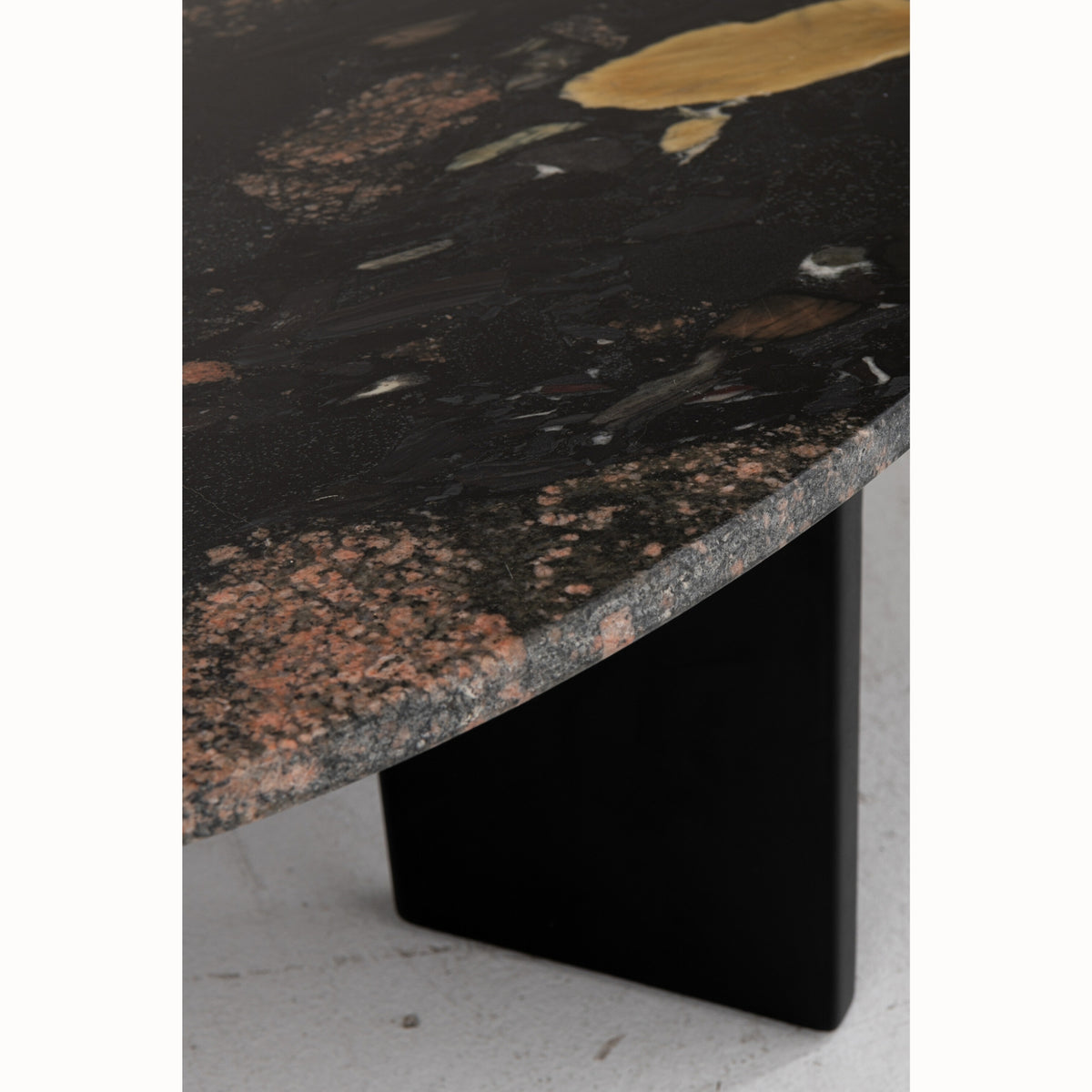 Table basse Mathilde Marbre Noir/Pêche J-Line