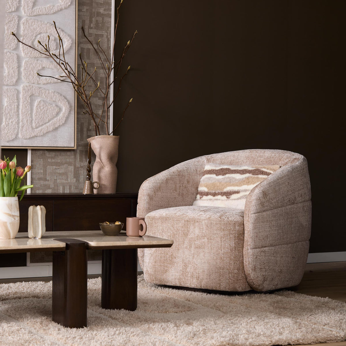 Fauteuil Yara pivotant en tissu beige Starfurn