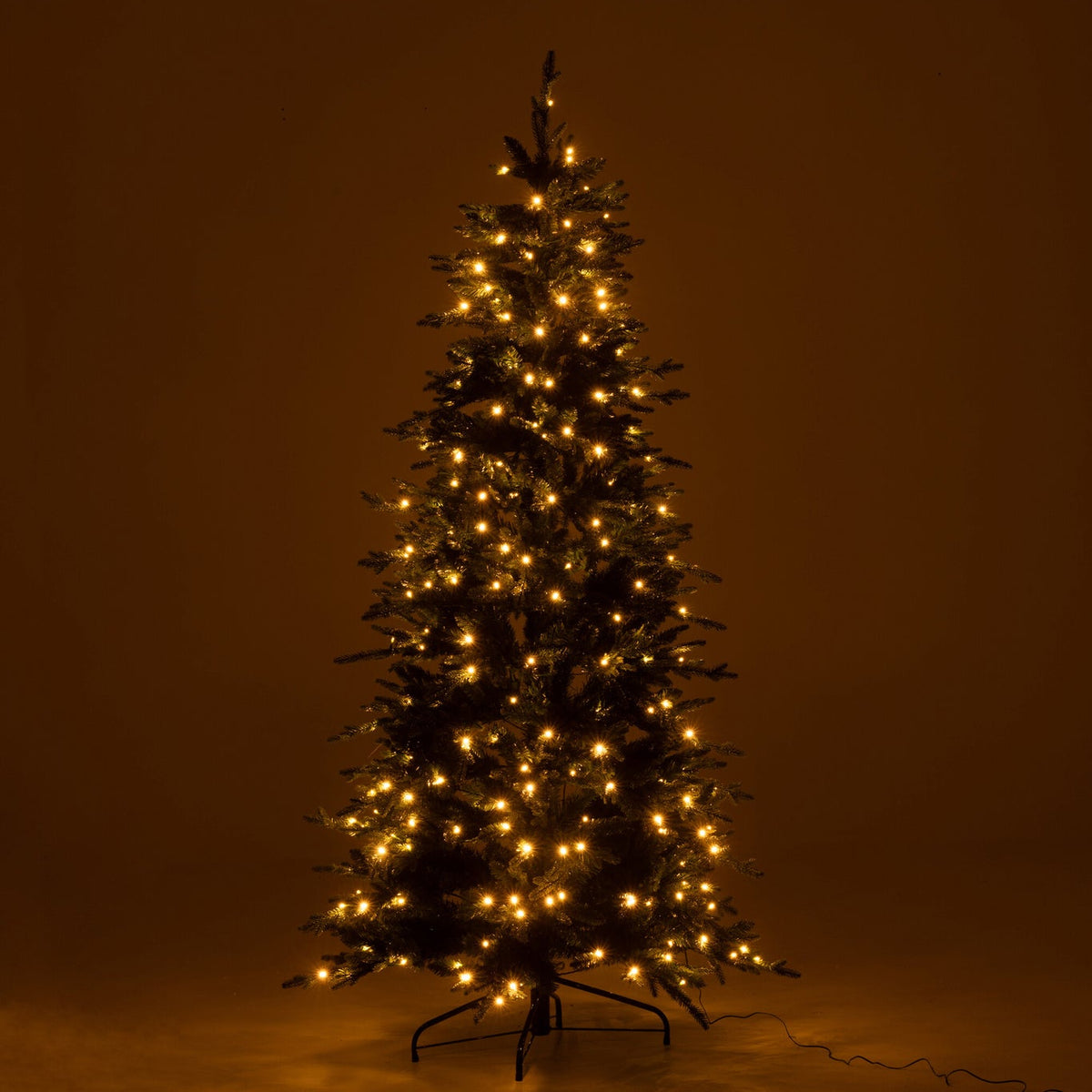 Christmas Tree 300 Led Artificial Dark Green Medium - - J-Line - livinglovely.nl