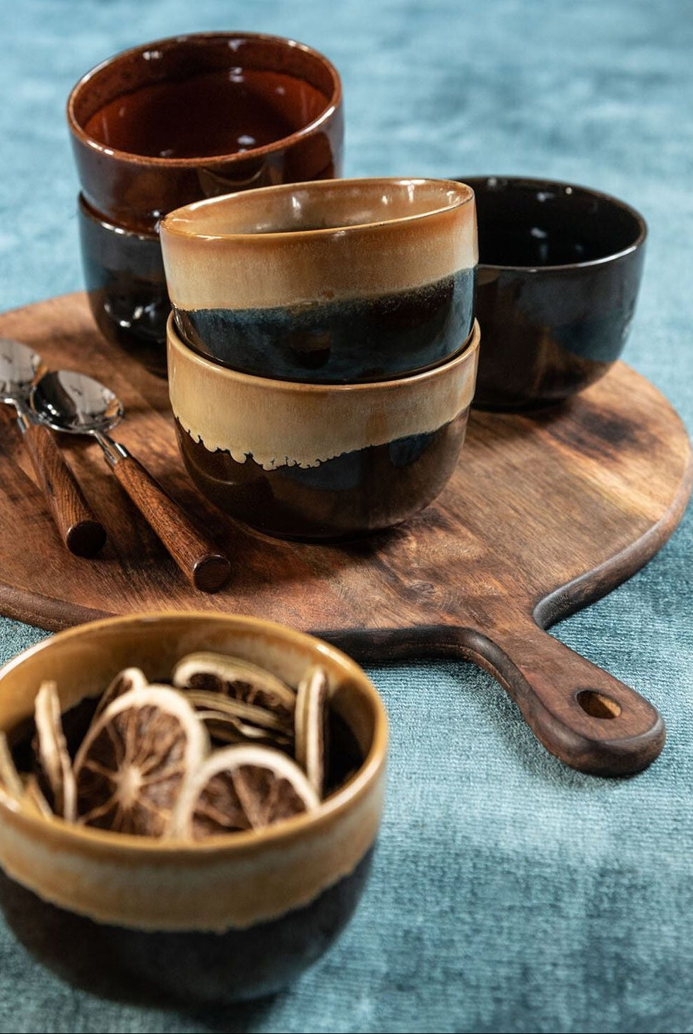 Planche de service ronde en bois marron foncé Large J-Line