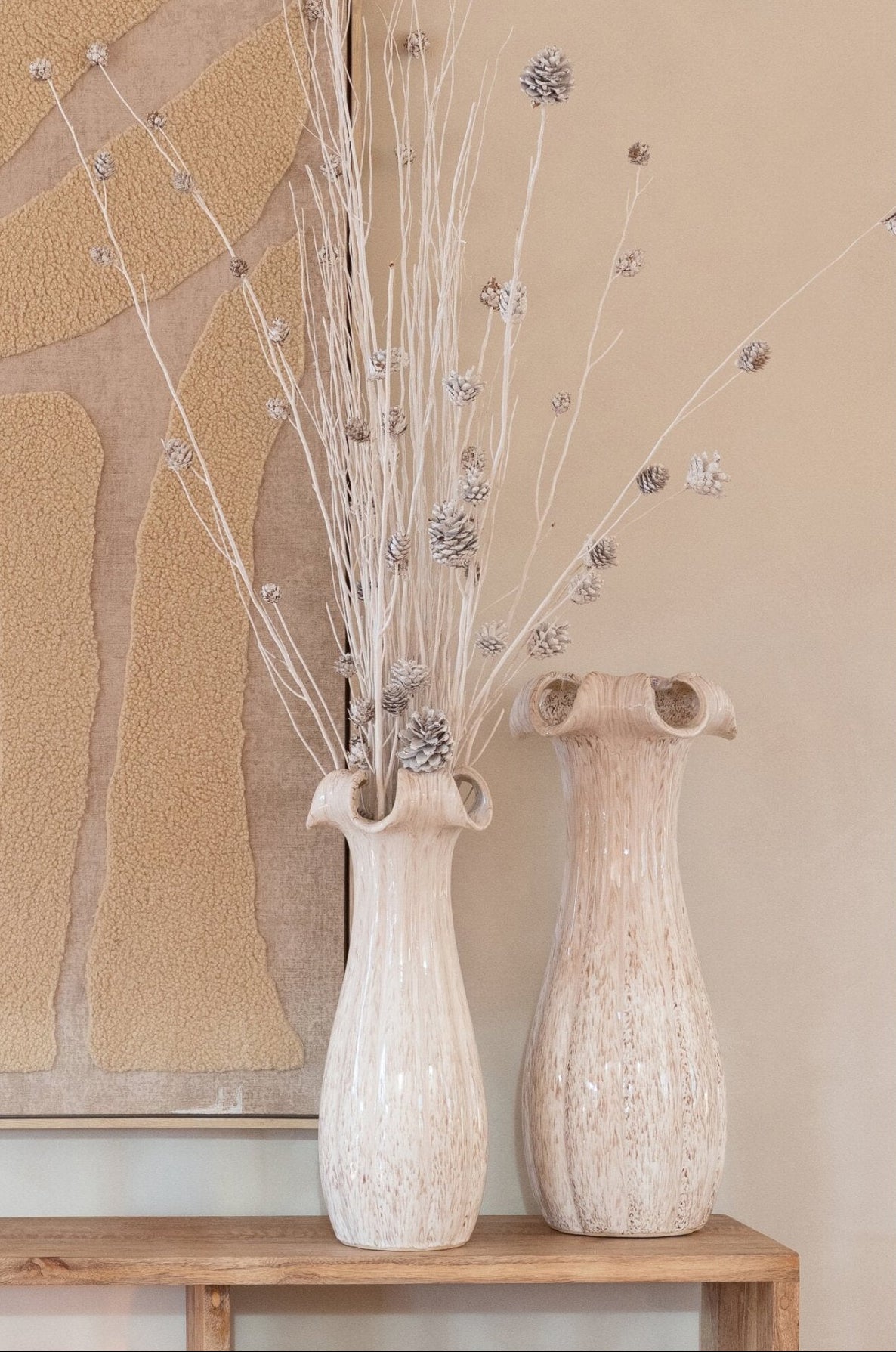 Vase en céramique émaillée beige Small J-Line