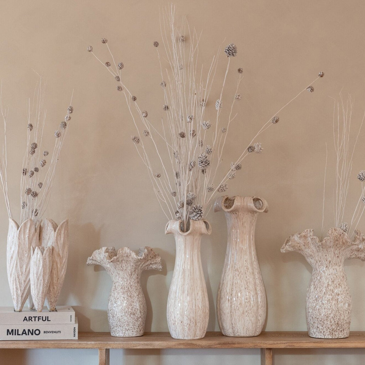 Vase en céramique émaillée beige Small J-Line