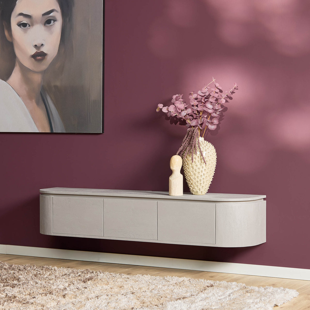 Excellent tv-meubel van Starfurn in taupe in een interieur met schilderij
