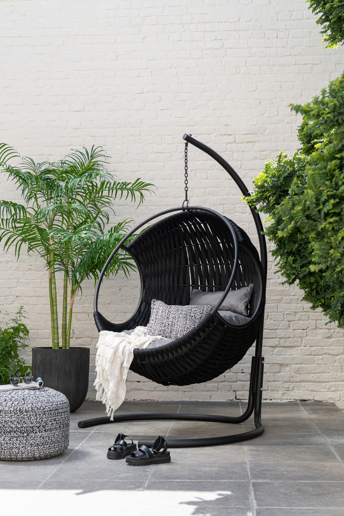 Palmier en bambou en pot plastique vert/noir, petit, J-Line