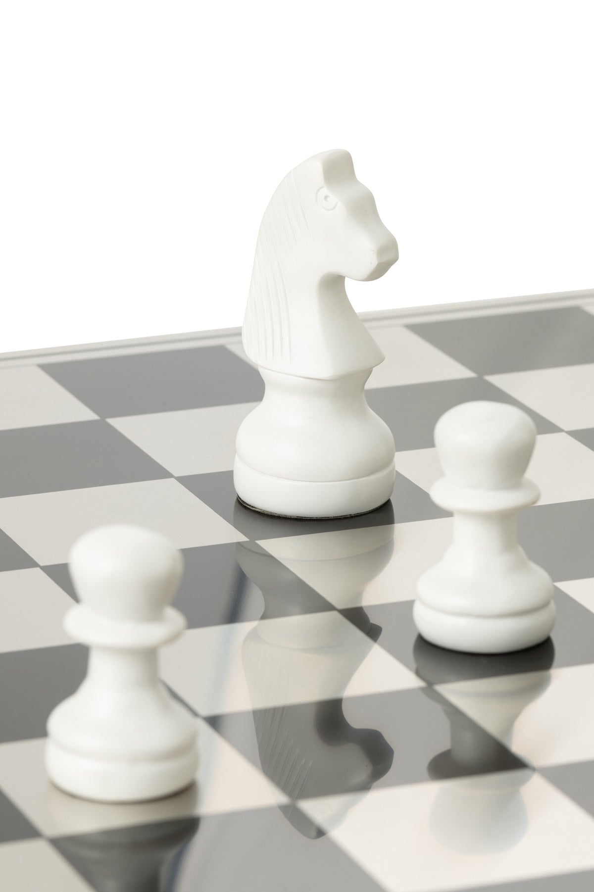 Jeu d’échecs Plateay en polyrésine blanc/doré J-Line