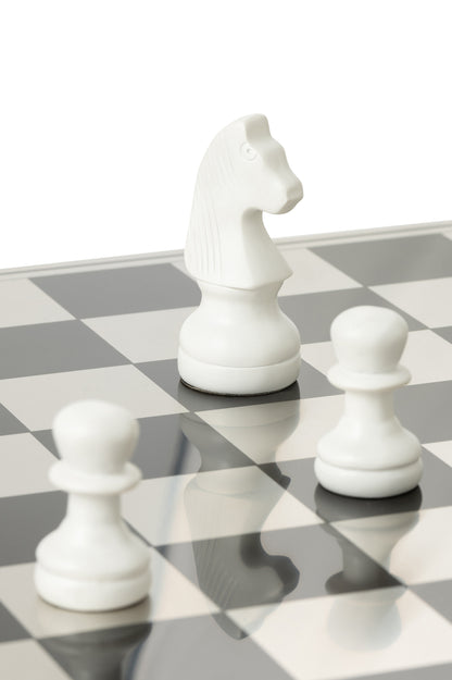 Jeu d’échecs Plateay en polyrésine blanc/doré J-Line