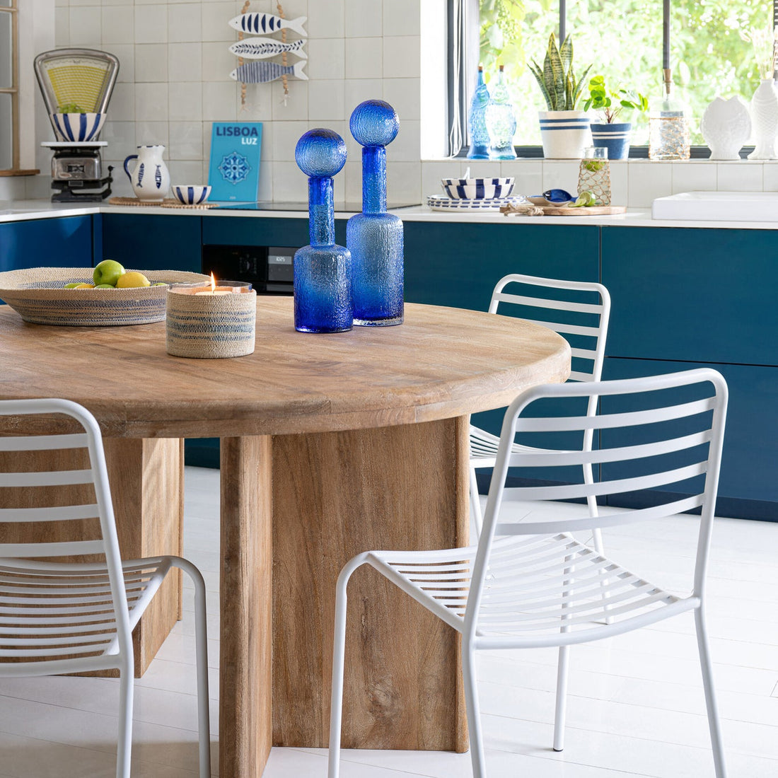 Table à manger en bois de manguier naturel Ø150 cm J-Line