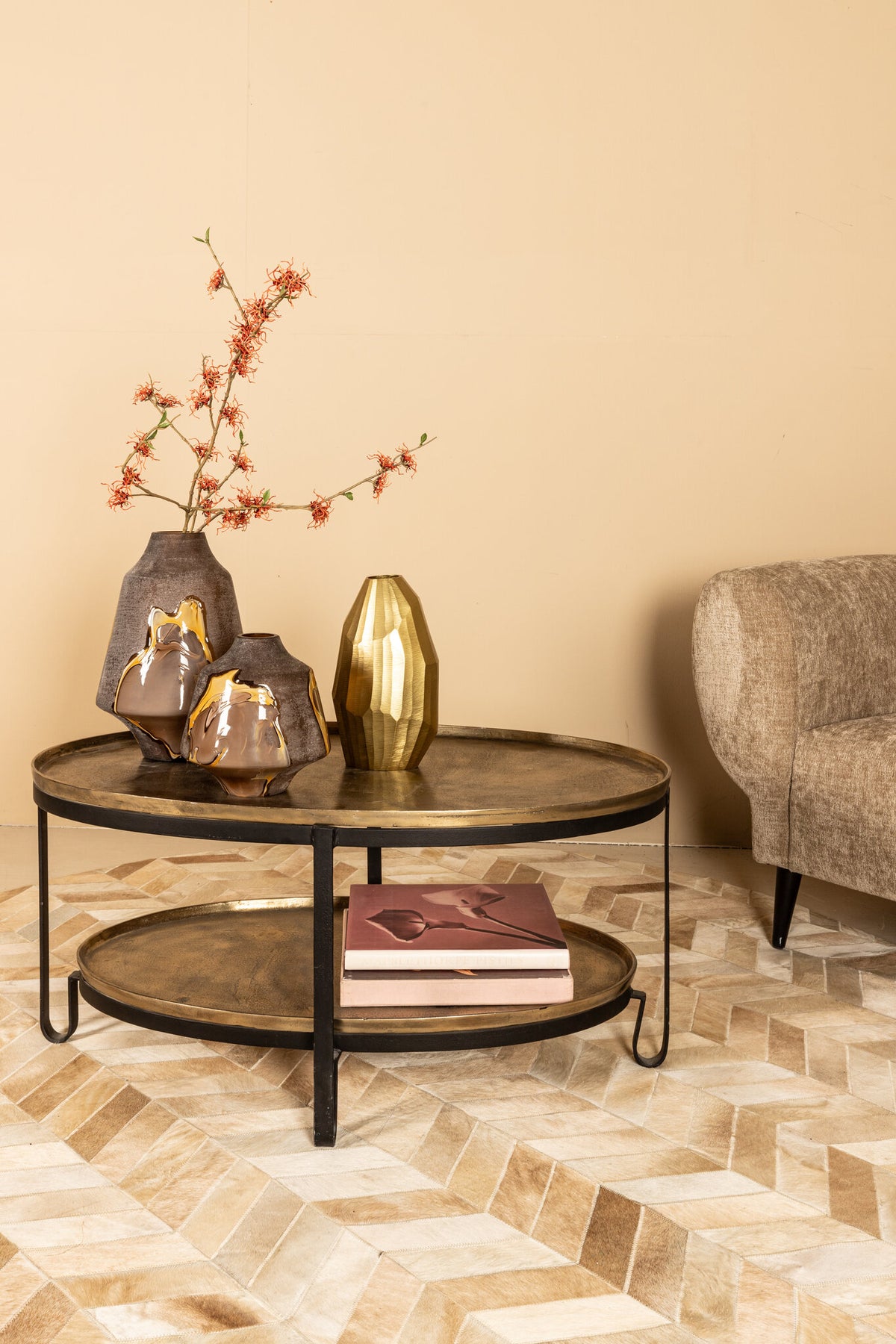 Table basse Kae Gold en aluminium, 2 niveaux, structure noire PTMD
