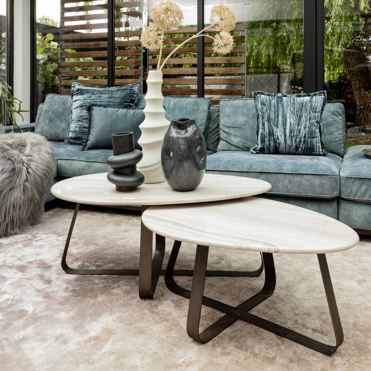 Table basse Muka haute base gris foncé marbre blanc PTMD