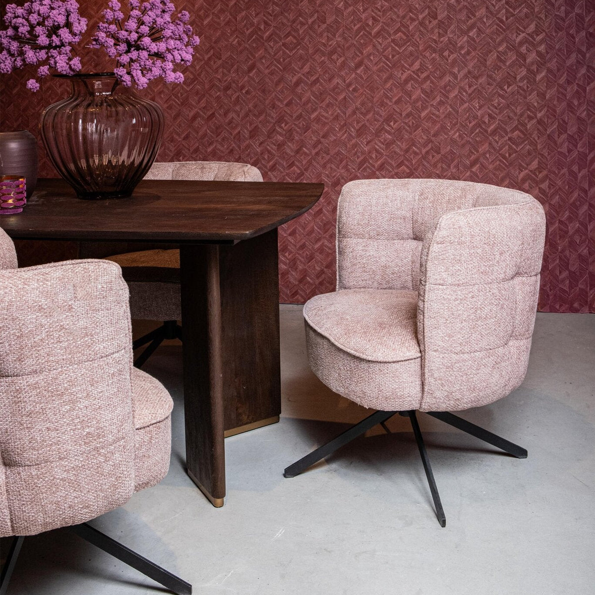 Chaise de salle à manger Odin Pink Legacy 14 Flamingo, pieds noirs PTMD
