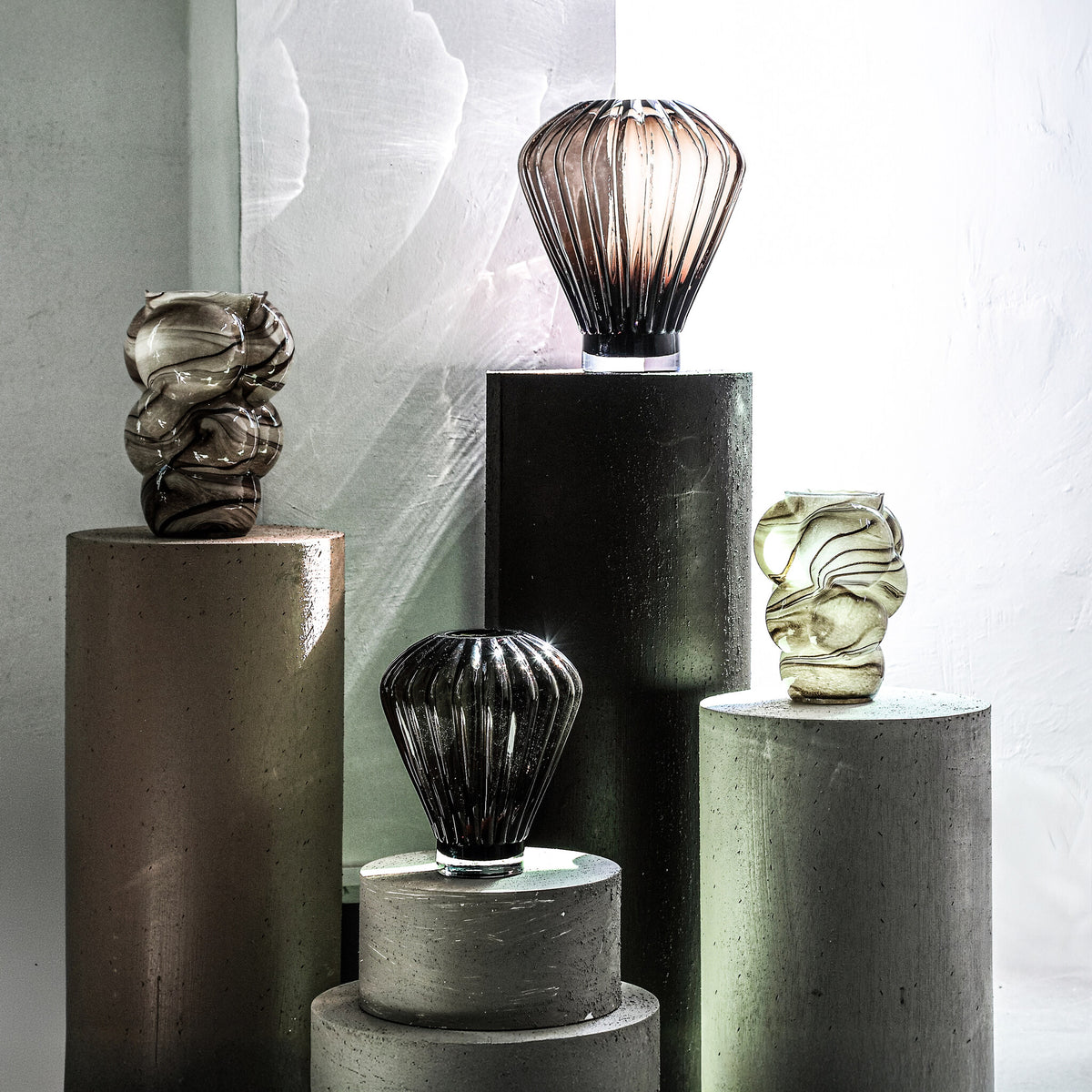Arenda Vase Solide en Verre Crème Finition Marbre Ampoules Grandes PTMD