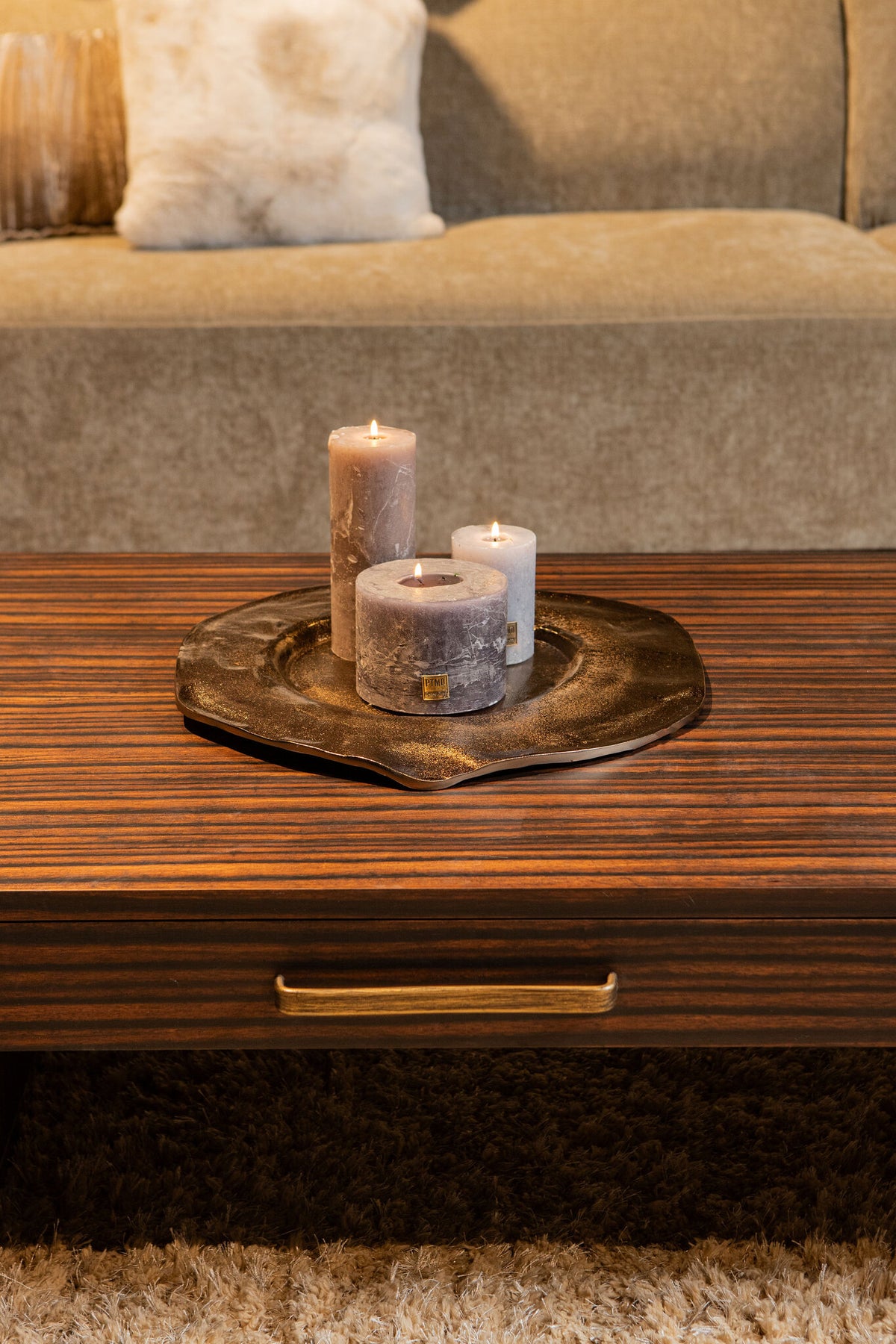 Table basse Tiess en placage de bois noir à 2 tiroirs PTMD