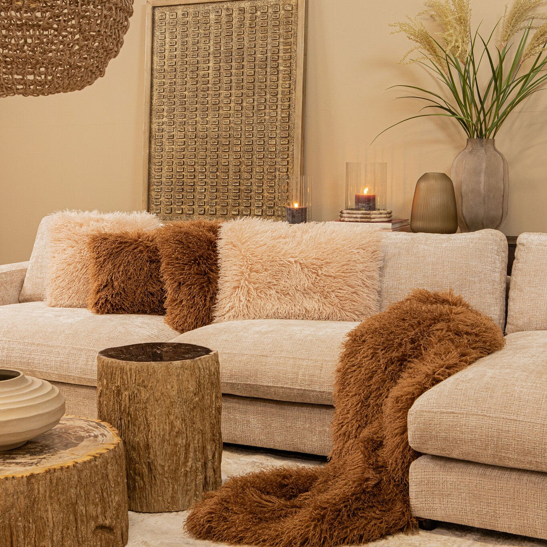 Coussin rectangulaire Rexx beige en fausse fourrure de mouton PTMD