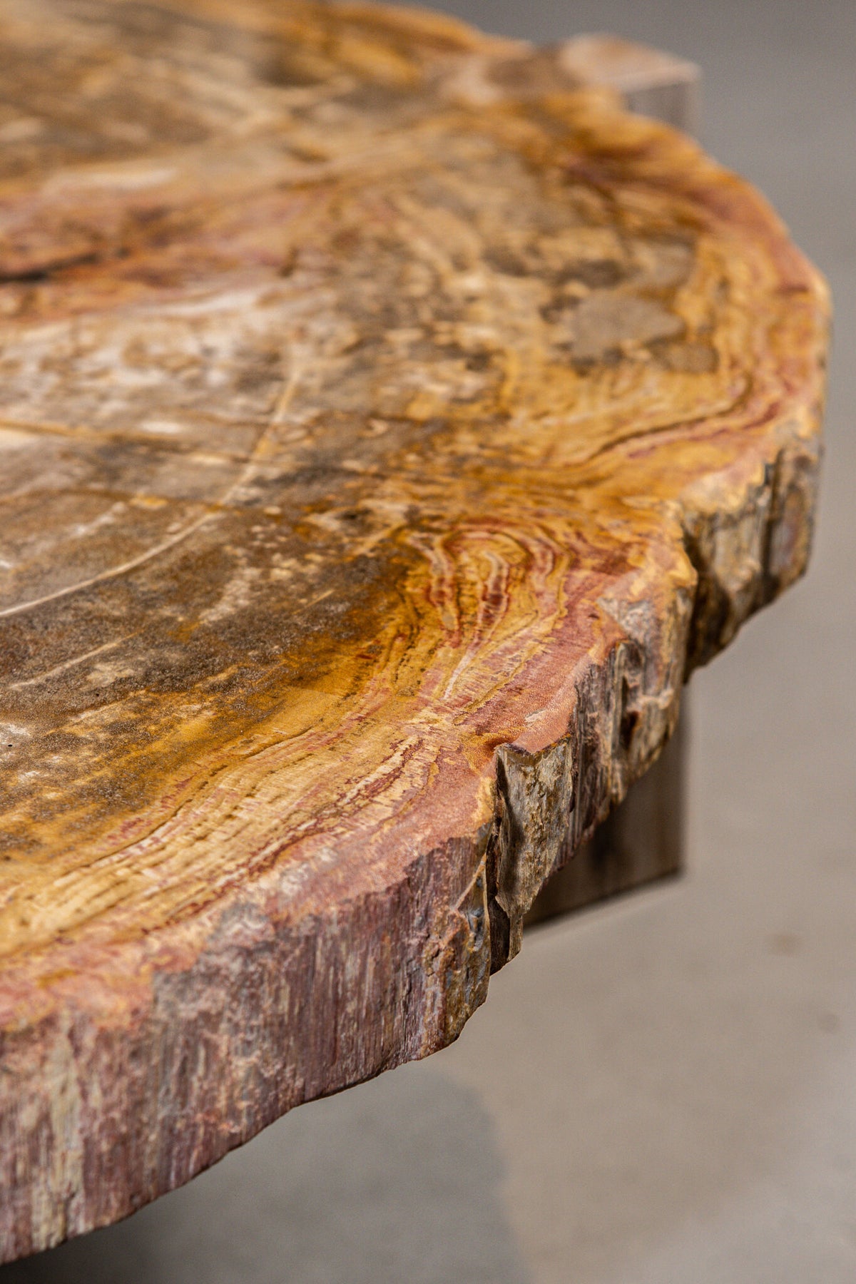 Table basse Kayo Bois pétrifié naturel 3 pieds Basse PTMD