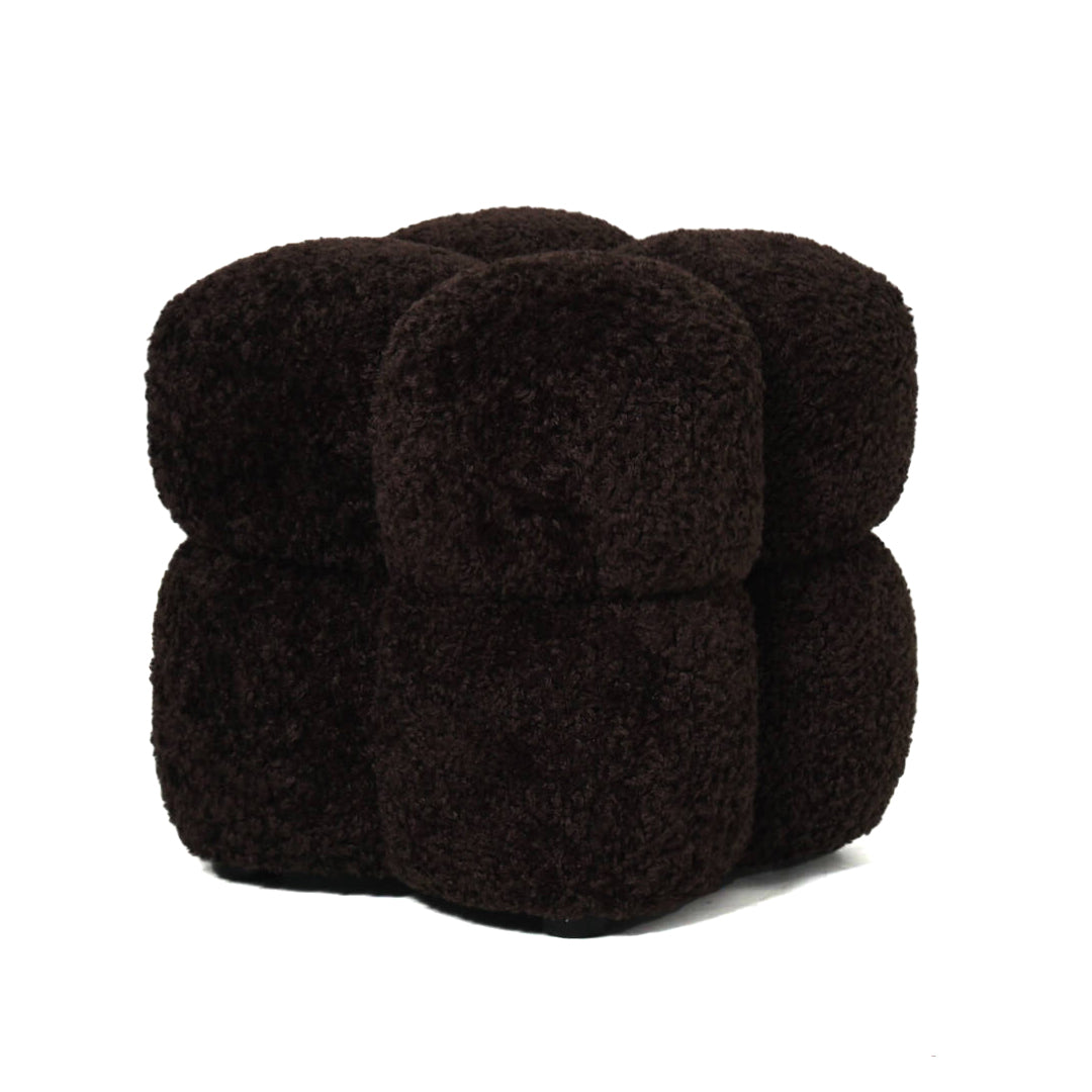 Pouf carré en tissu Teddy marron foncé PTMD