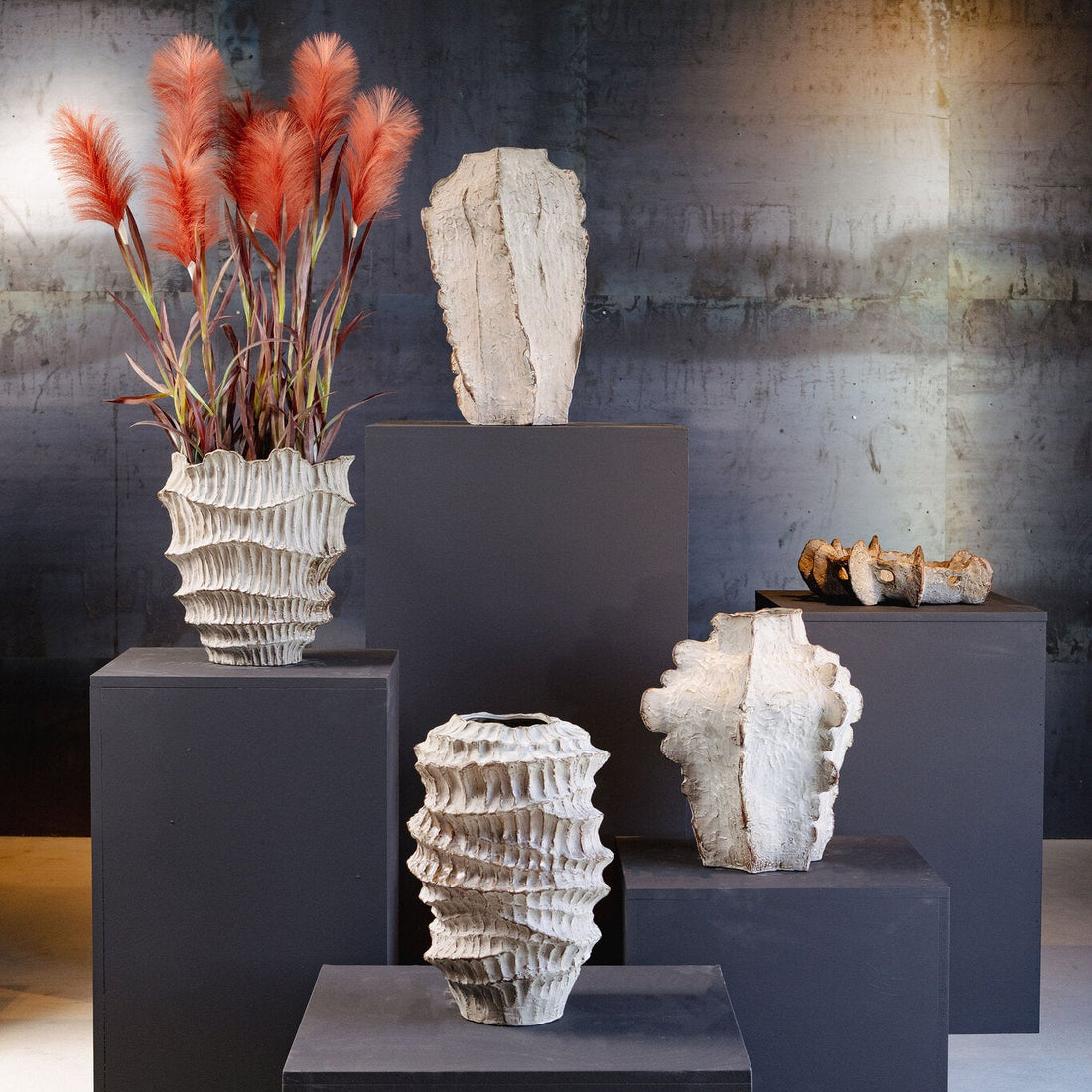 Vase angulaire en céramique beige Talan côtelé L PTMD