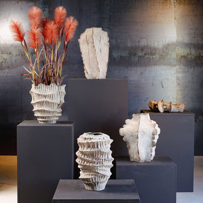 Vase angulaire en céramique beige Talan côtelé L PTMD