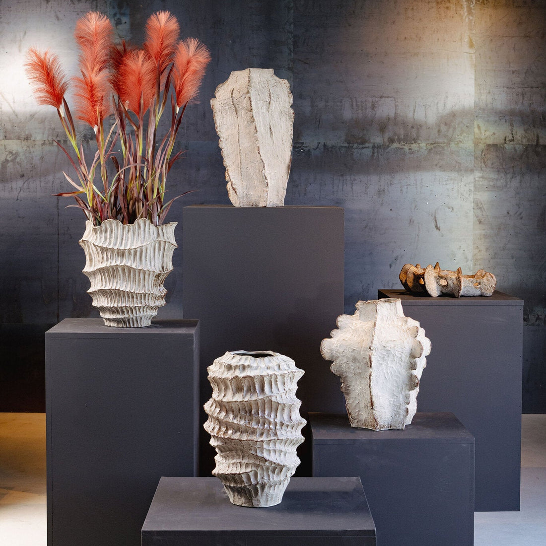Vase angulaire en céramique beige Talan côtelé S PTMD