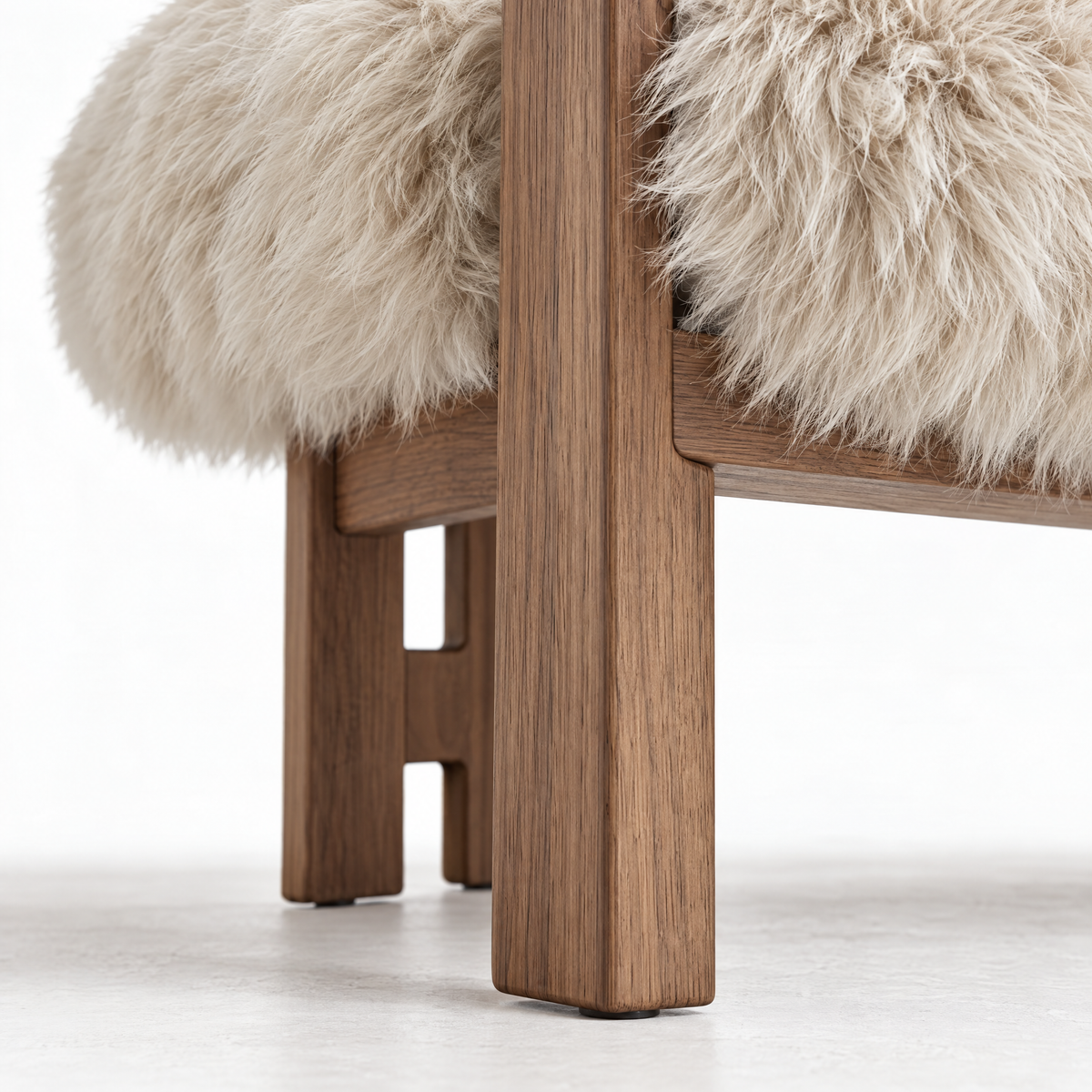 Chaise de salle à manger Avelon en véritable peau de mouton beige, bois de frêne, PTMD