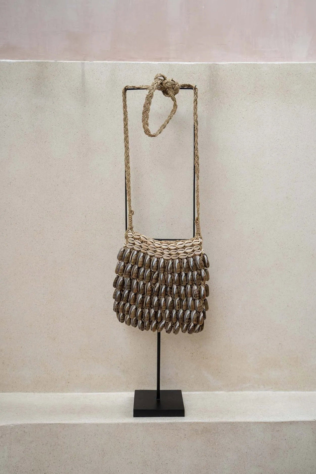 Le Shell Purse sur pied