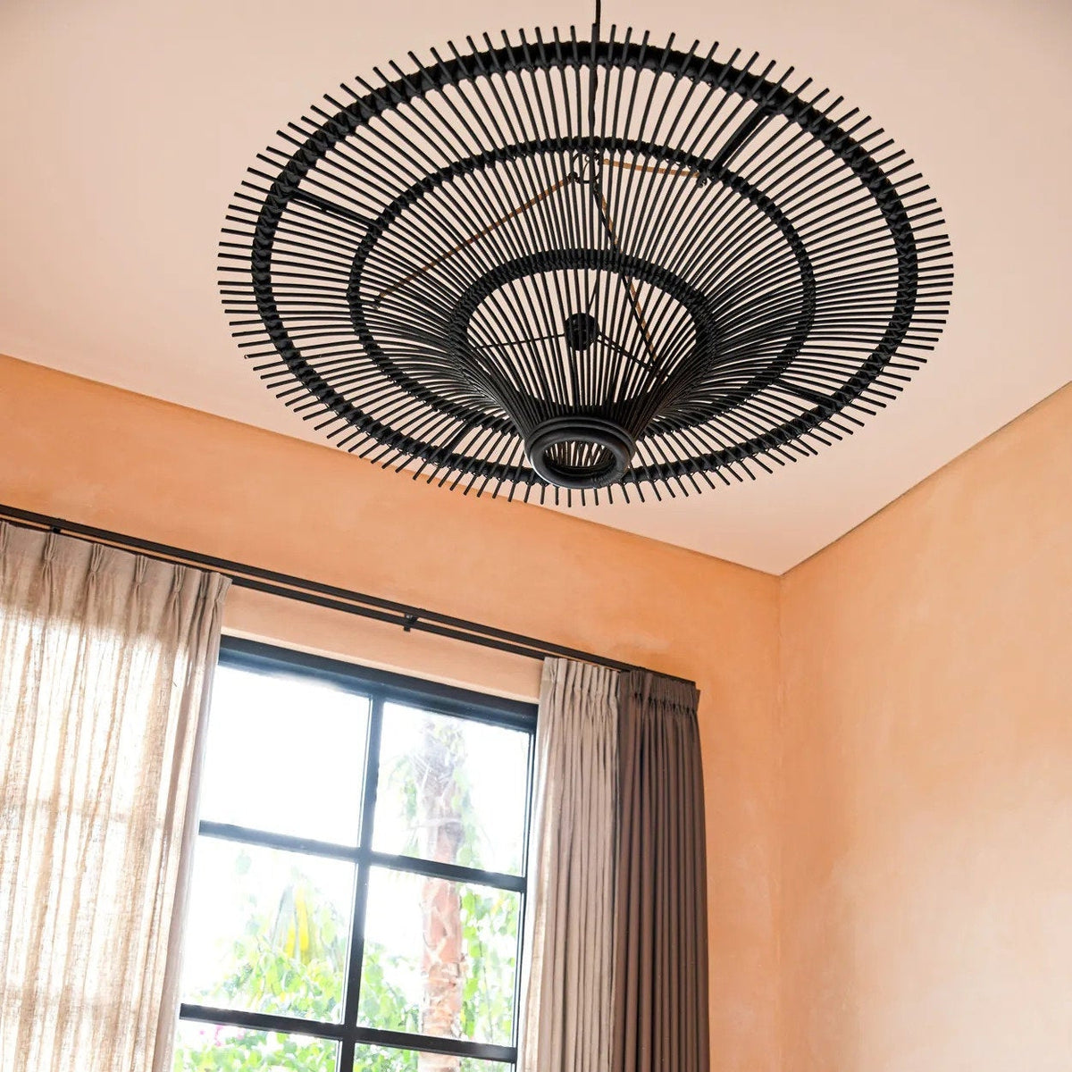 La suspension Sky - Noire - XL Bazar Bizar