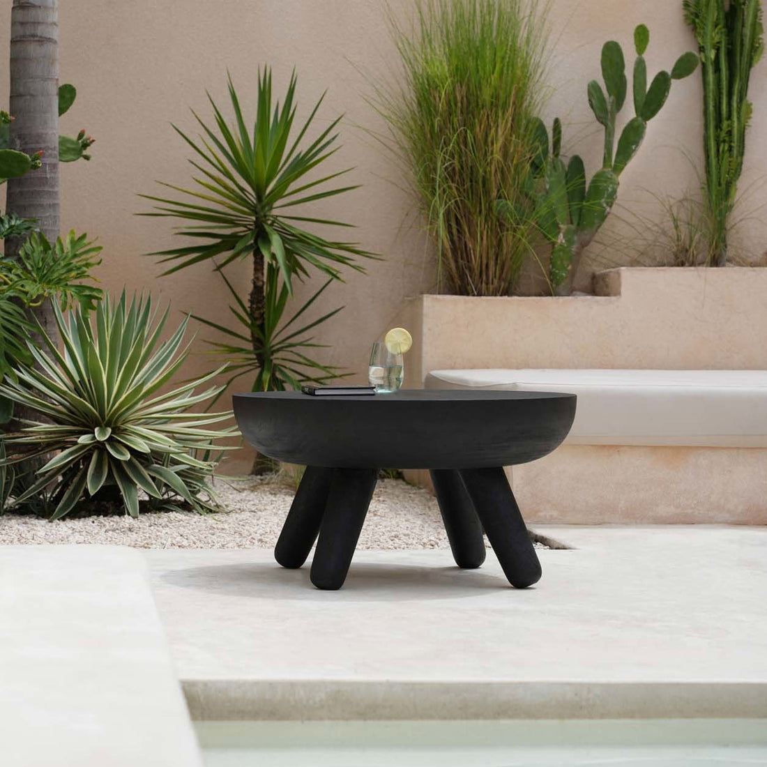 La table basse Losten noire Bazar Bizar
