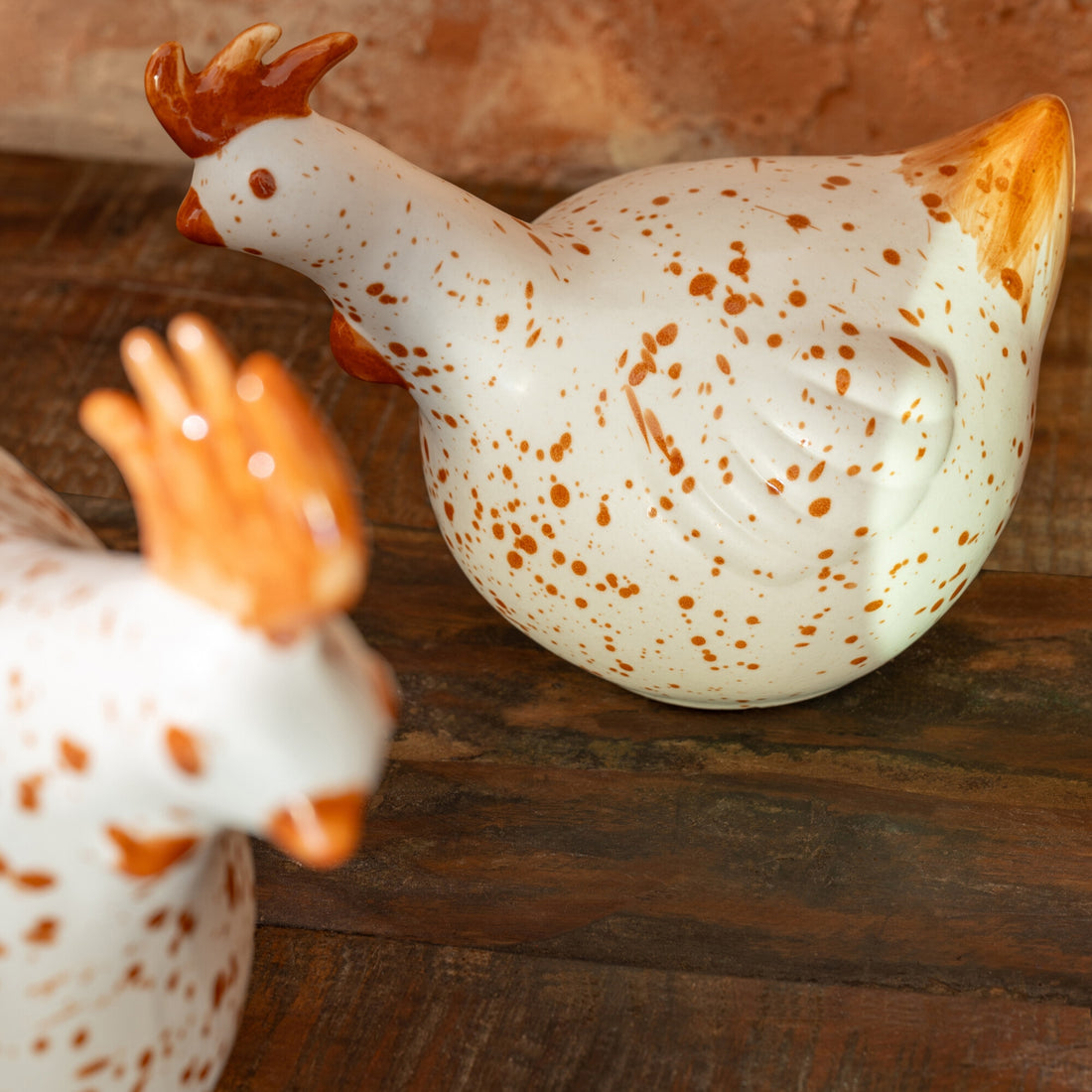 Poule en céramique blanche/marron, grande, J-Line