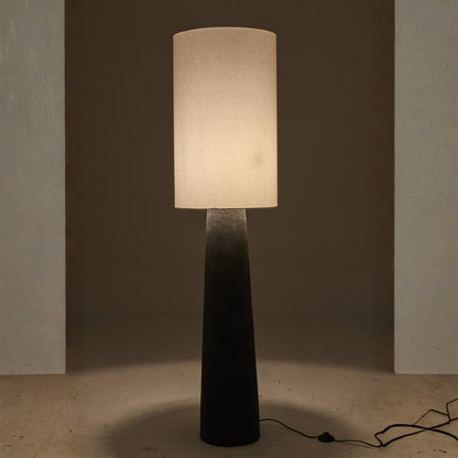 Lampadaire Ava Fibre de verre Noir/Blanc Large J-Line
