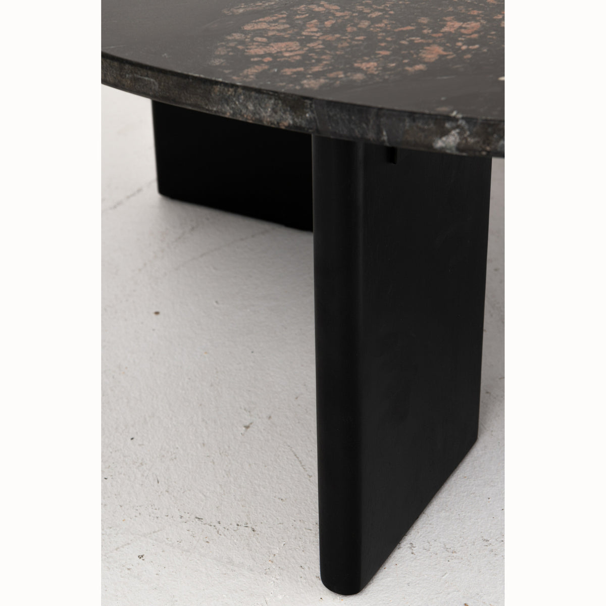 Table basse Mathilde Marbre Noir/Pêche J-Line
