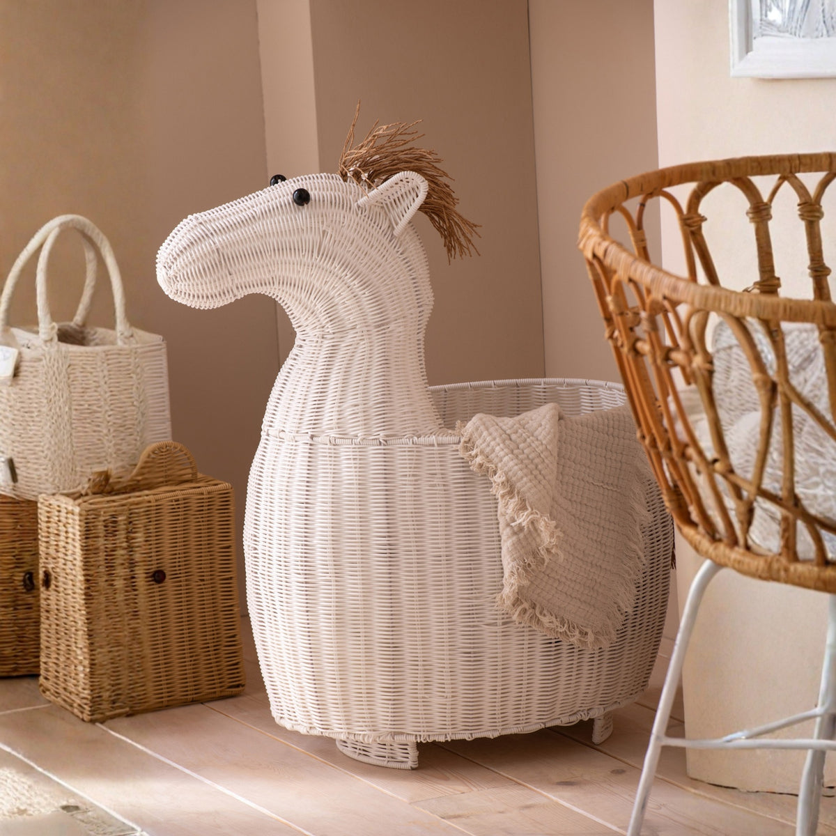 Panier Cheval Plastique Blanc J-Line