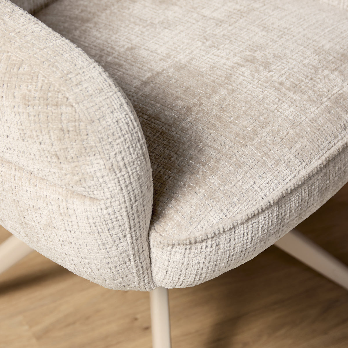 Chaise de salle à manger Bella en tissu blanc cassé avec accoudoirs Starfurn