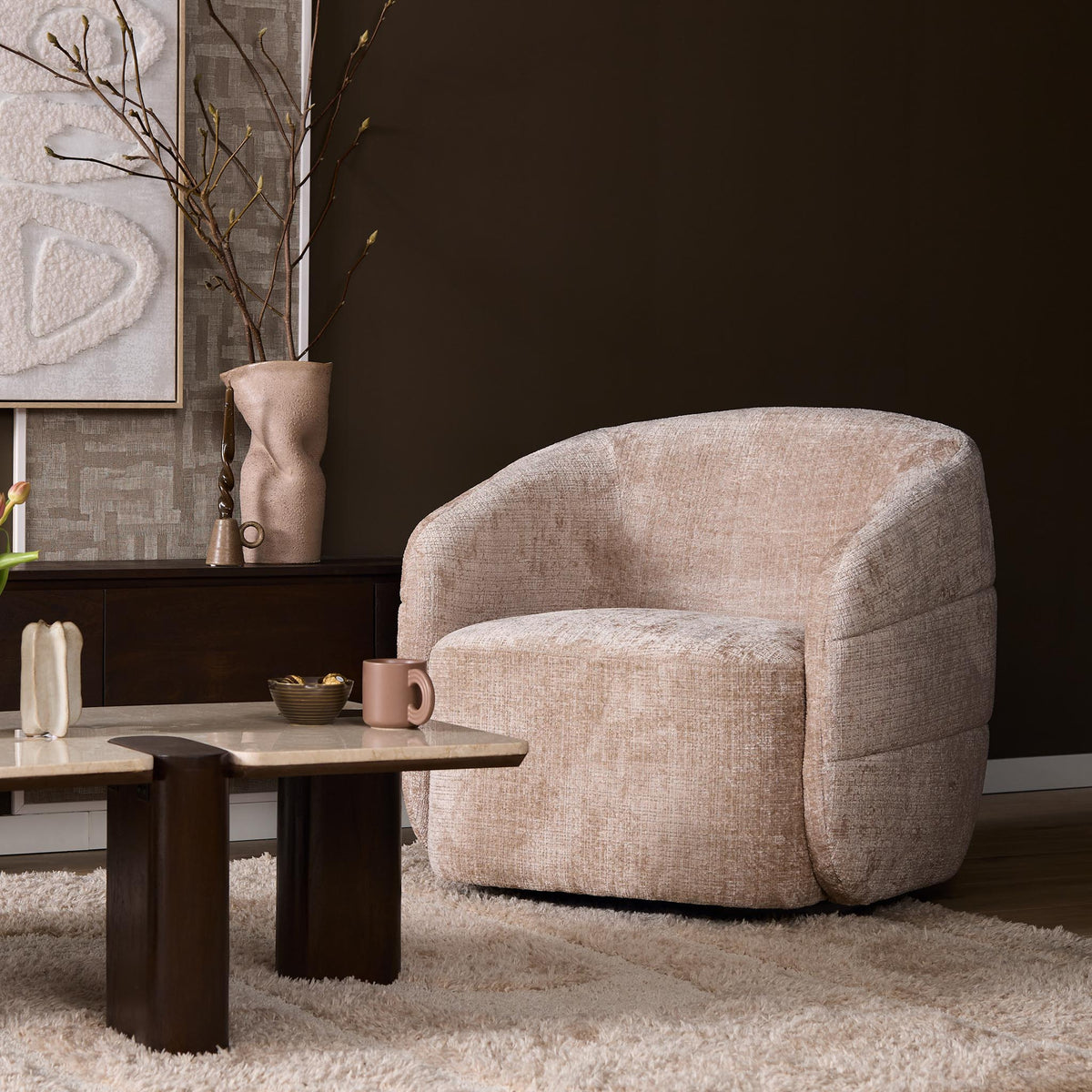 Fauteuil Yara pivotant en tissu beige Starfurn