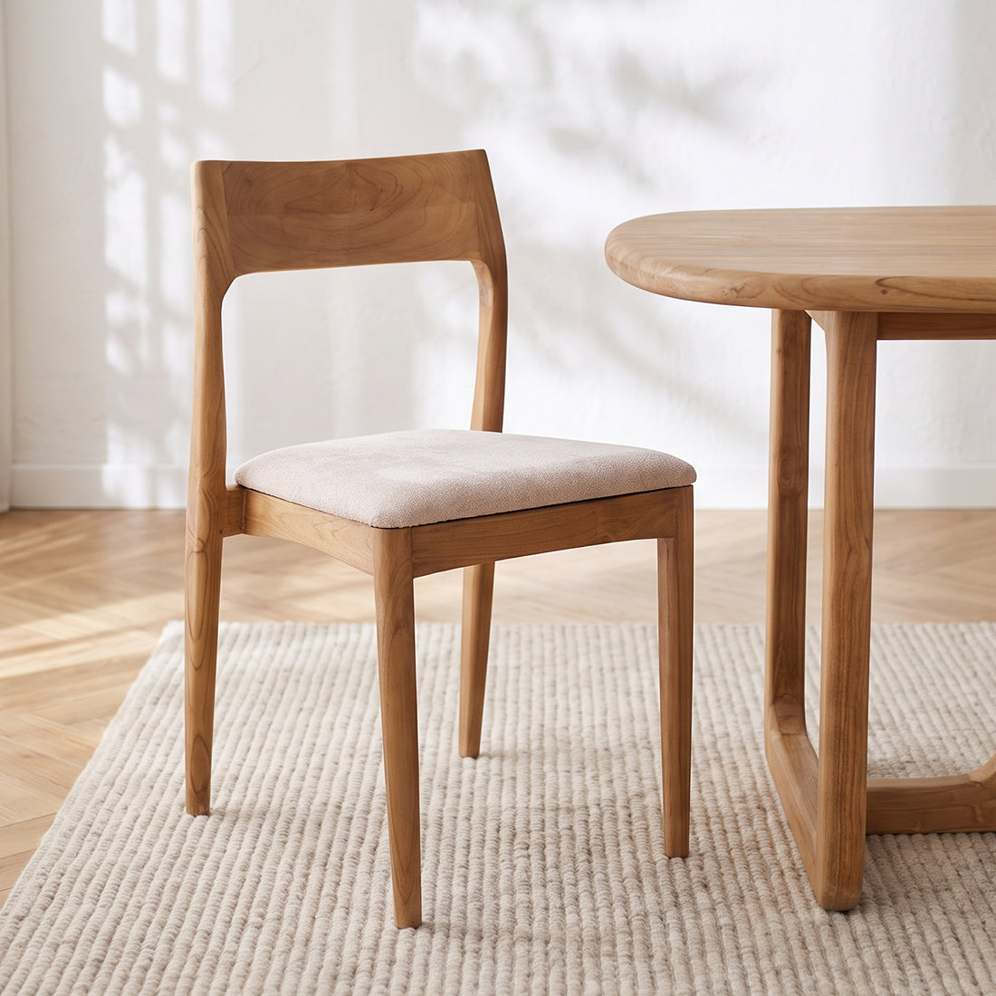 Freya Chaise de salle à manger en teck sans accoudoirs Crème Lot de 2 Raw Materials