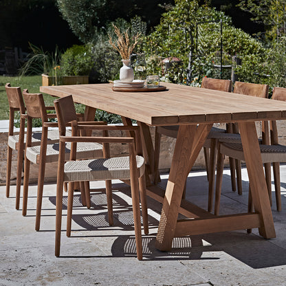 Chaise de salle à manger en teck Freya avec accoudoirs naturel lot de 2 Raw Materials