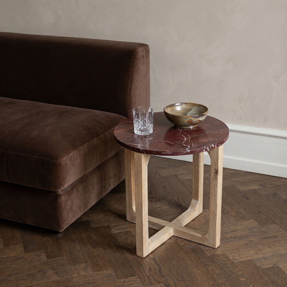 Table d’appoint ronde en marbre « Cherry » Raw Materials
