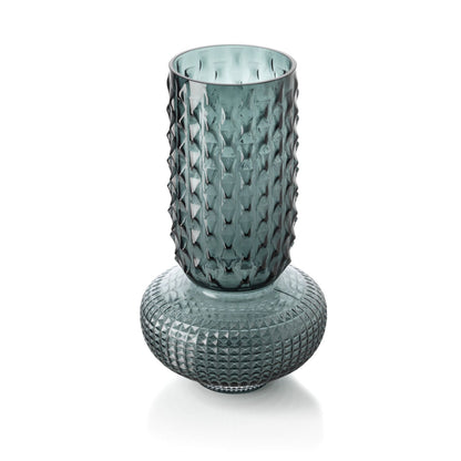 De Sapphire Jewel Vaas Blauw Large van Bazar Bizar, de hoge vaas van blauw gerecycled glas van een andere kant bekeken