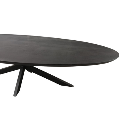 Detailopname van de zwarte finish op de eettafel Brandy van Starfurn
