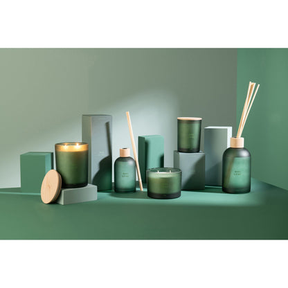 Complete Accords Essentiels Bois Givré collectie van J-Line met geurkaarsen en geurstokjes