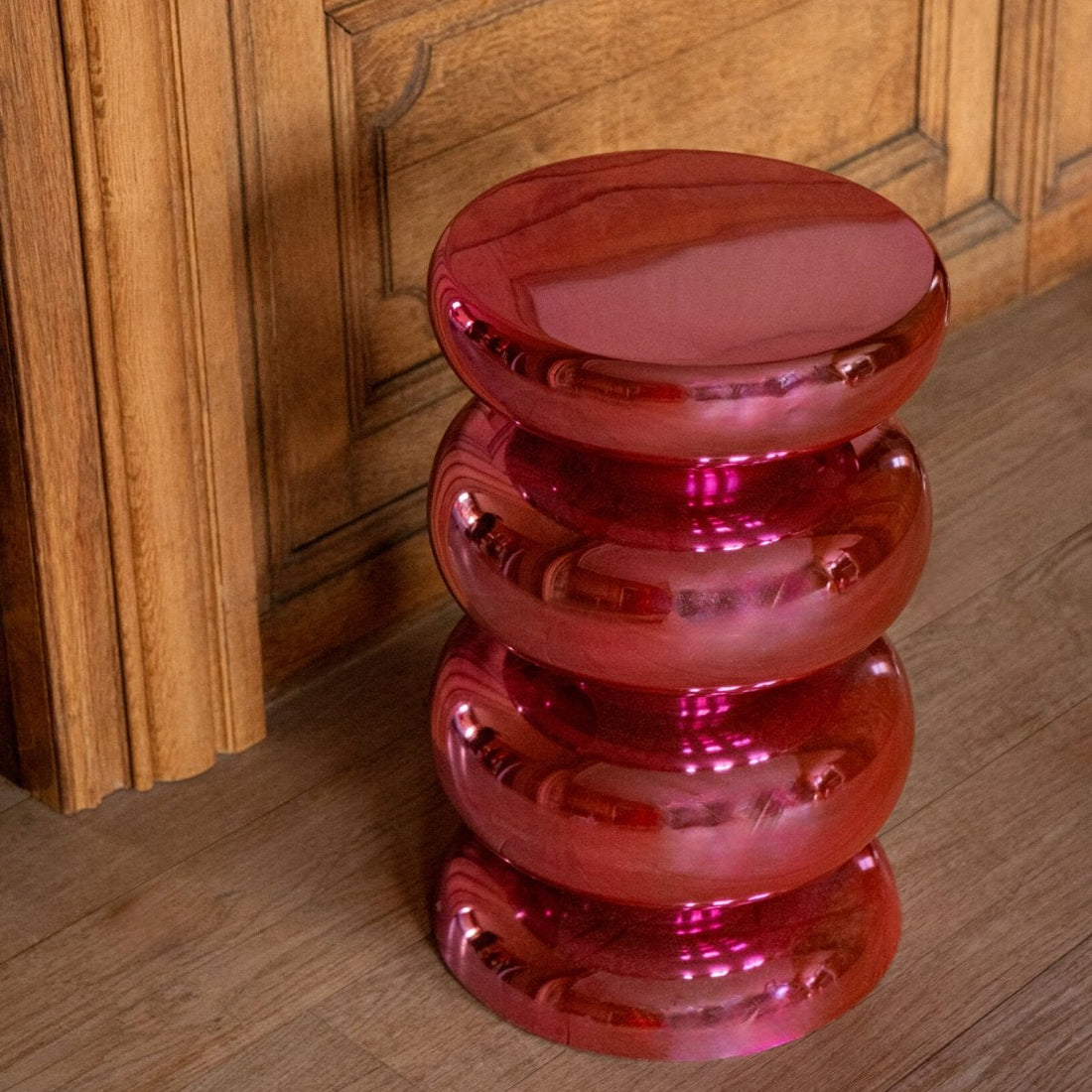 Tabouret brillant rond en métal rose fluo J-Line