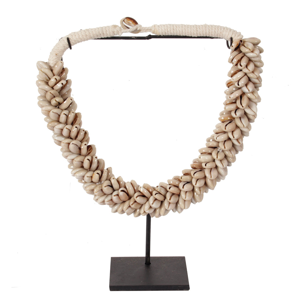 Ornament Indonesische Schelpenketting Tanoa Beige/Zwart - Pole To Pole - Ornament - Pole To Pole - livinglovely.nl
