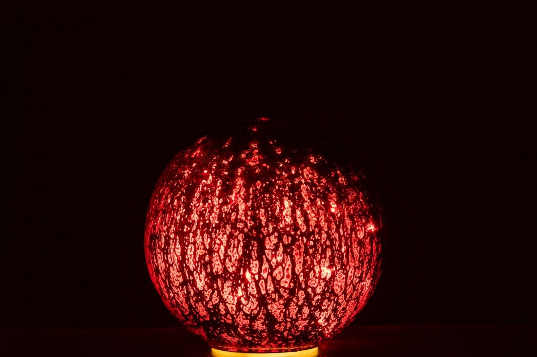 Boule LED en verre craquelé rouge de Noël, lot de 2 J-Line