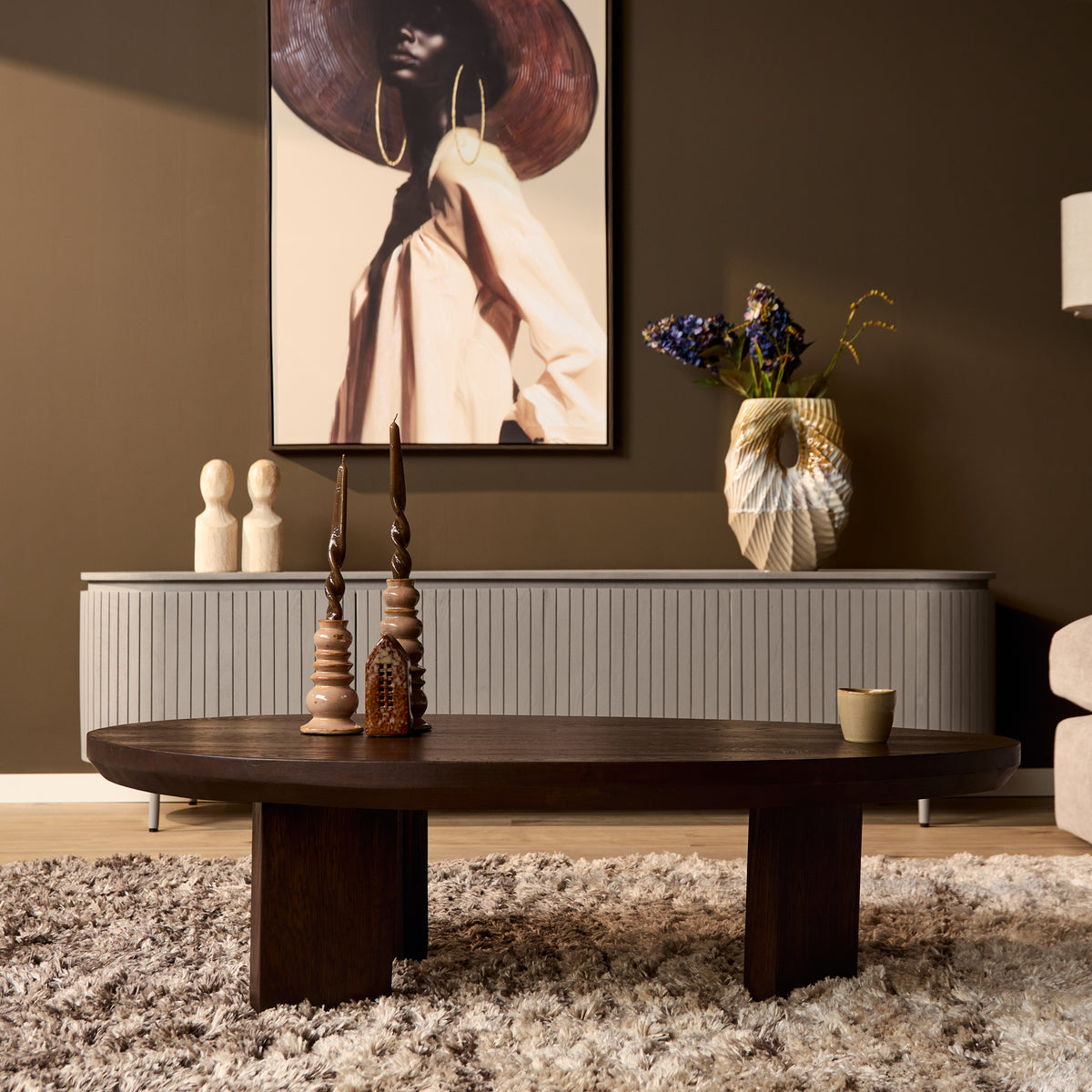 Driehoekig design van salontafel Zillah gezien vanuit een andere hoek