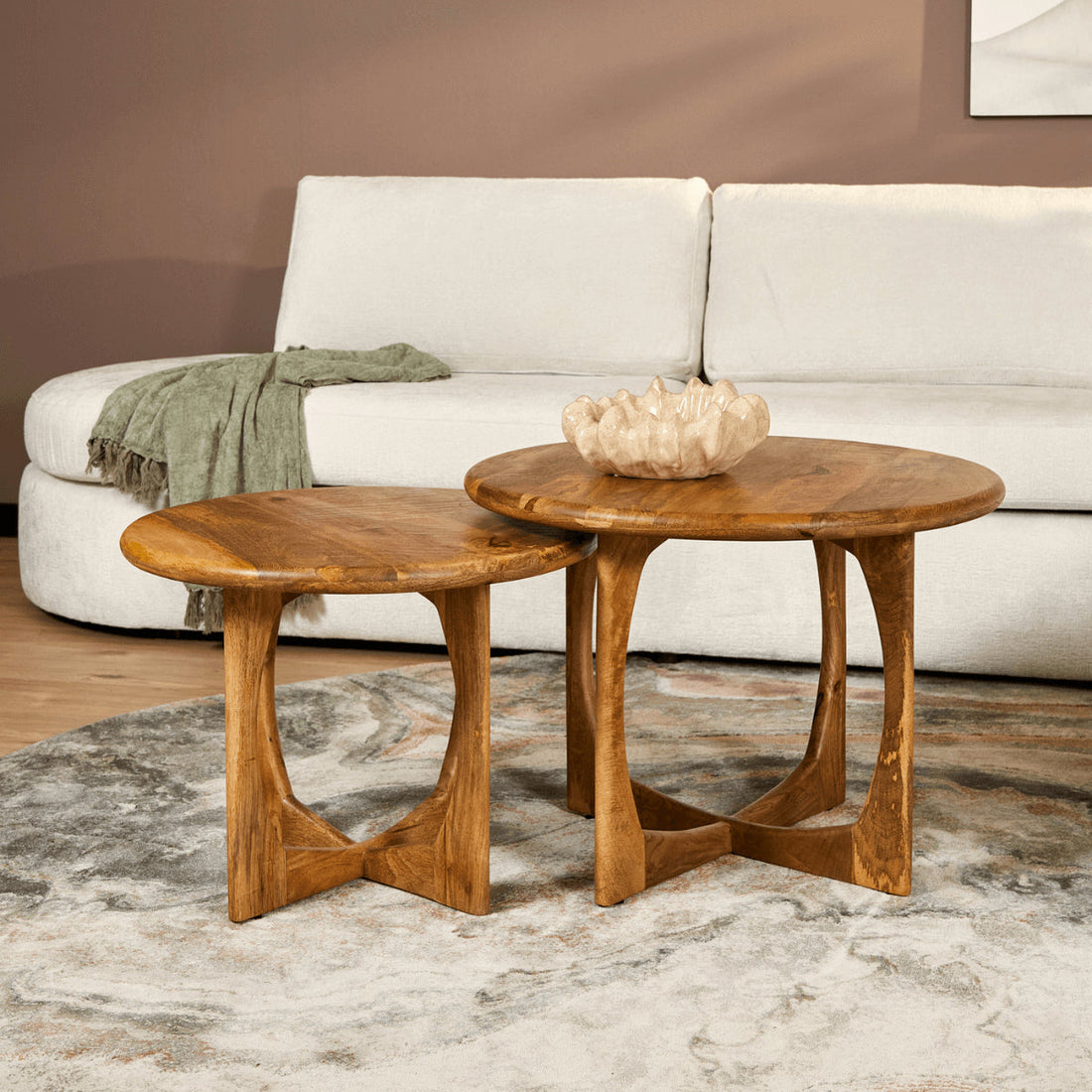Salontafels Milou Naturel Set Van 2 van Starfurn, de grote ronde tafel van 70cm in naturel mangohout