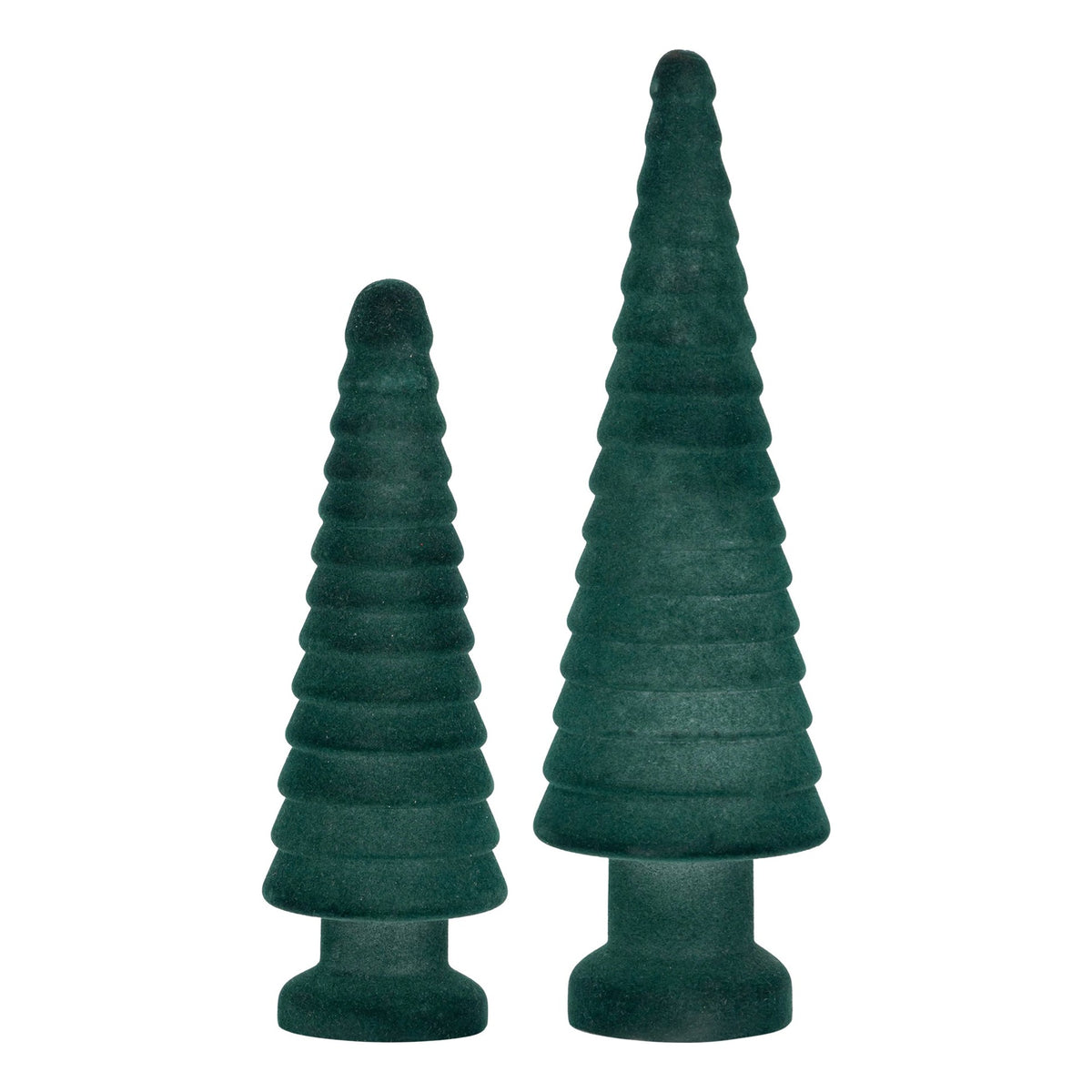 Set Van 2 Alezay Kerstbomen Glas Geribbeld Donkergroen van PTMD, de complete set met beide kerstboombeelden naast elkaar op witte achtergrond