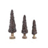 Set Van 3 Davene Kerstbomen Dennenappel Cement Bruin Besneeuwd van PTMD, de complete set met alle drie de kerstboombeelden naast elkaar op witte achtergrond